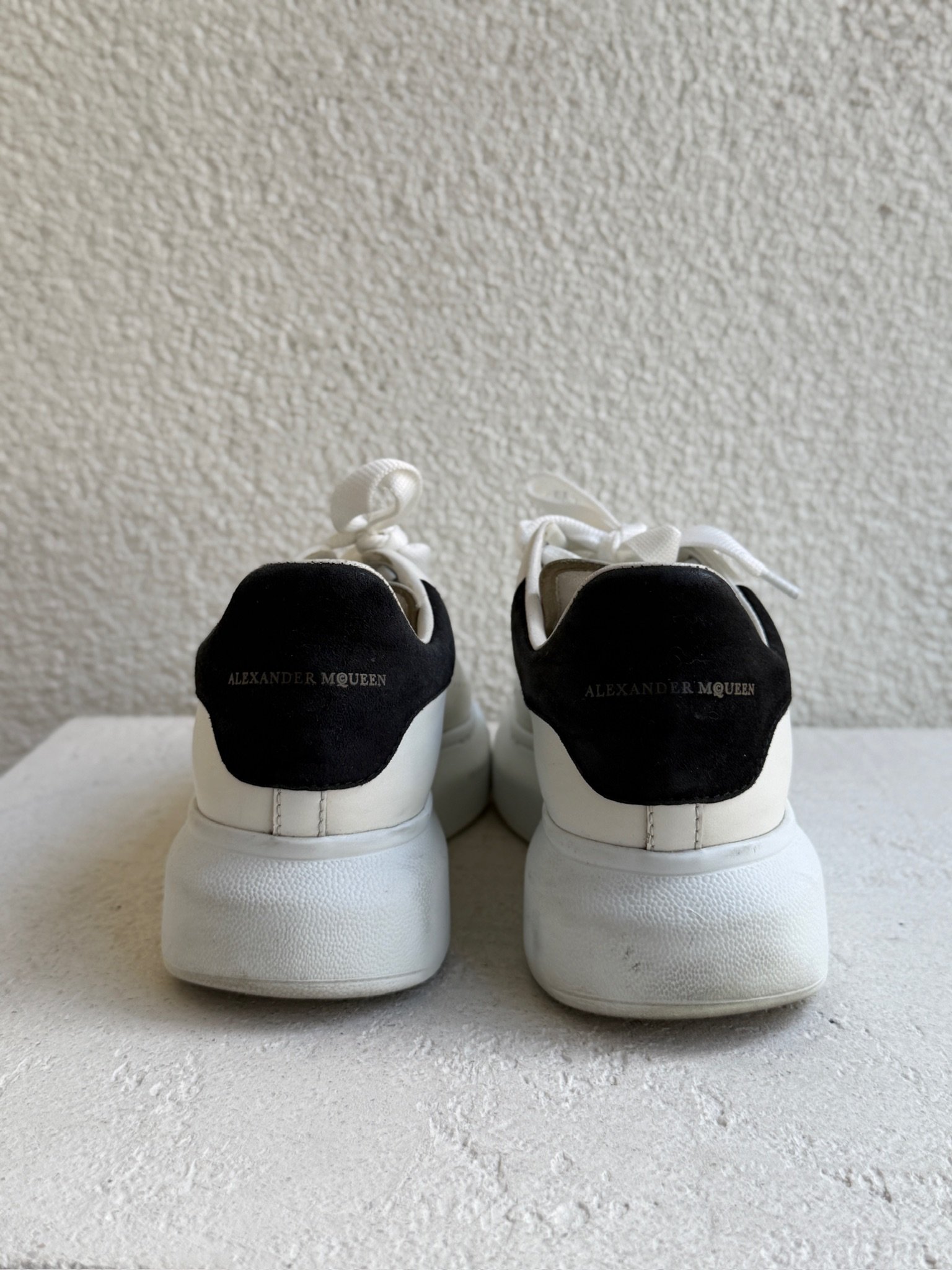 Alexander McQueen White and Black Leather Oversized Sneaker - Image 6