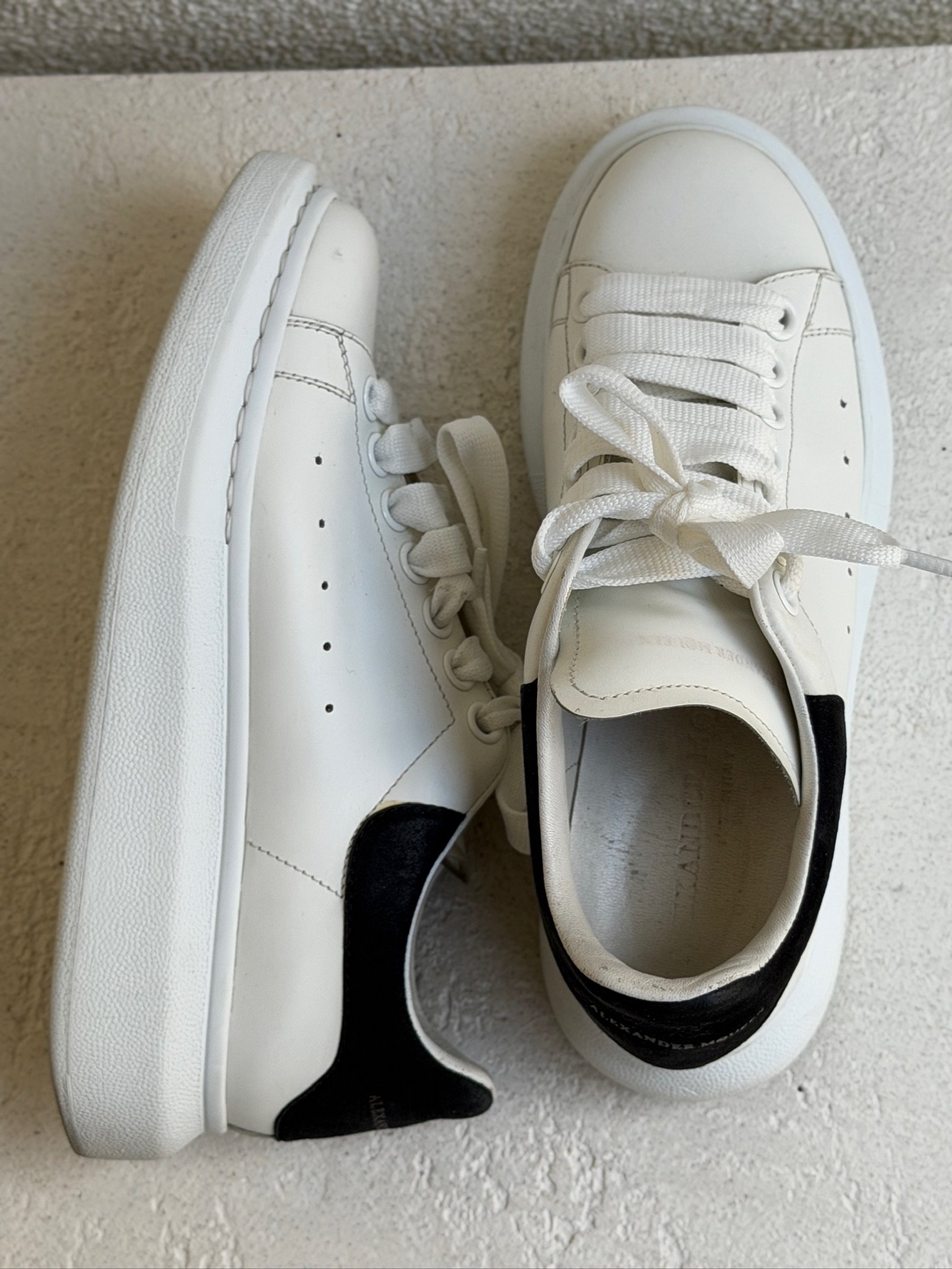 Alexander McQueen White and Black Leather Oversized Sneaker - Image 11