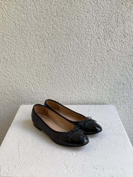 Chanel Classic CC Toe Black Leather Ballet Flats