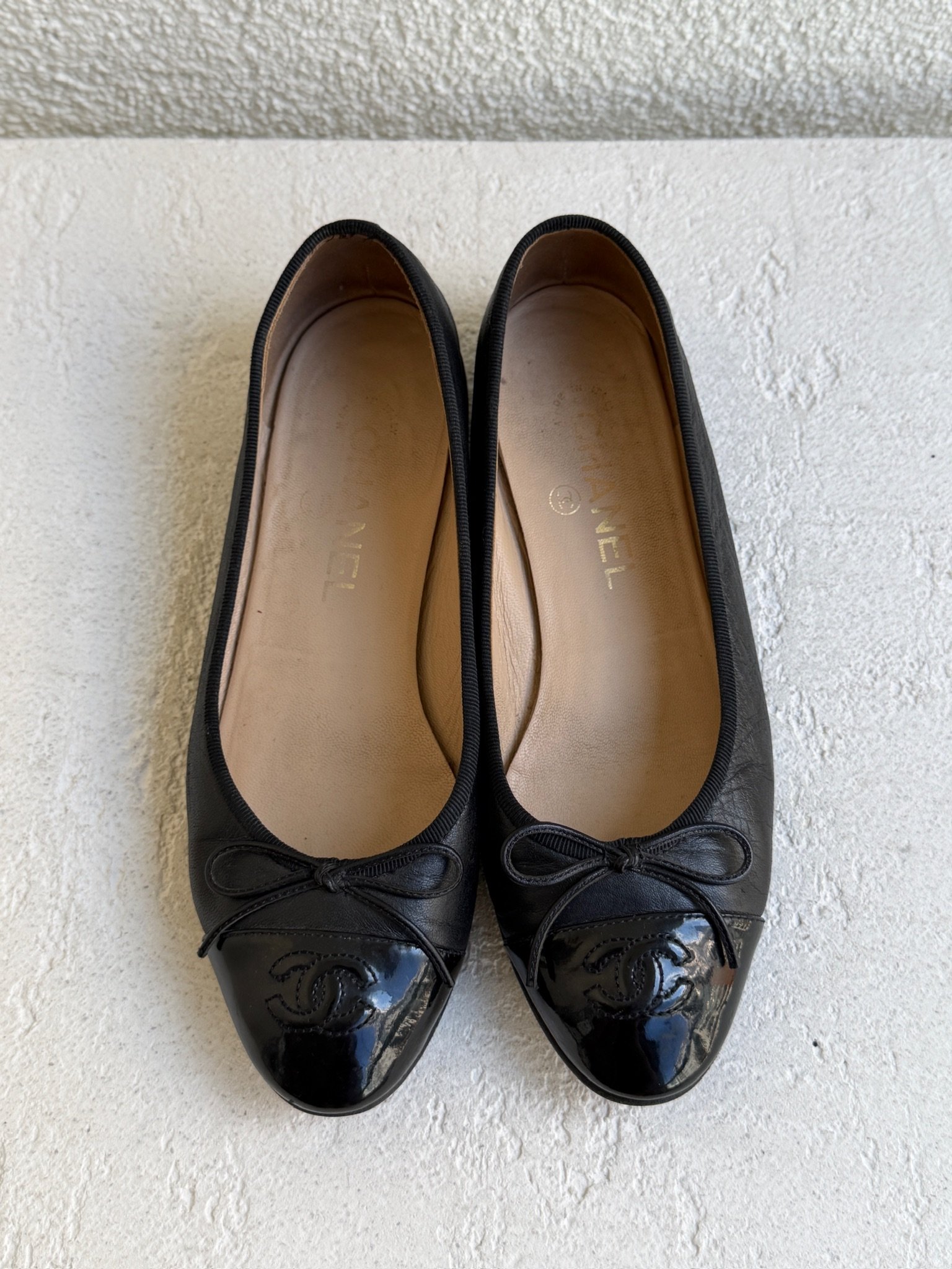 Chanel Classic CC Toe Black Leather Ballet Flats - Image 3