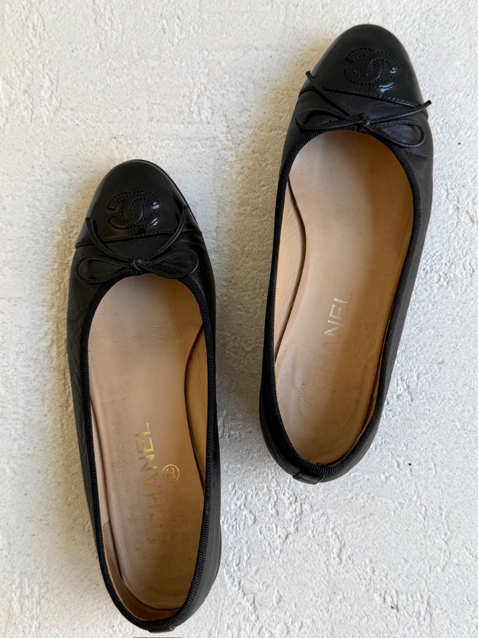 Chanel Classic CC Toe Black Leather Ballet Flats - Image 7