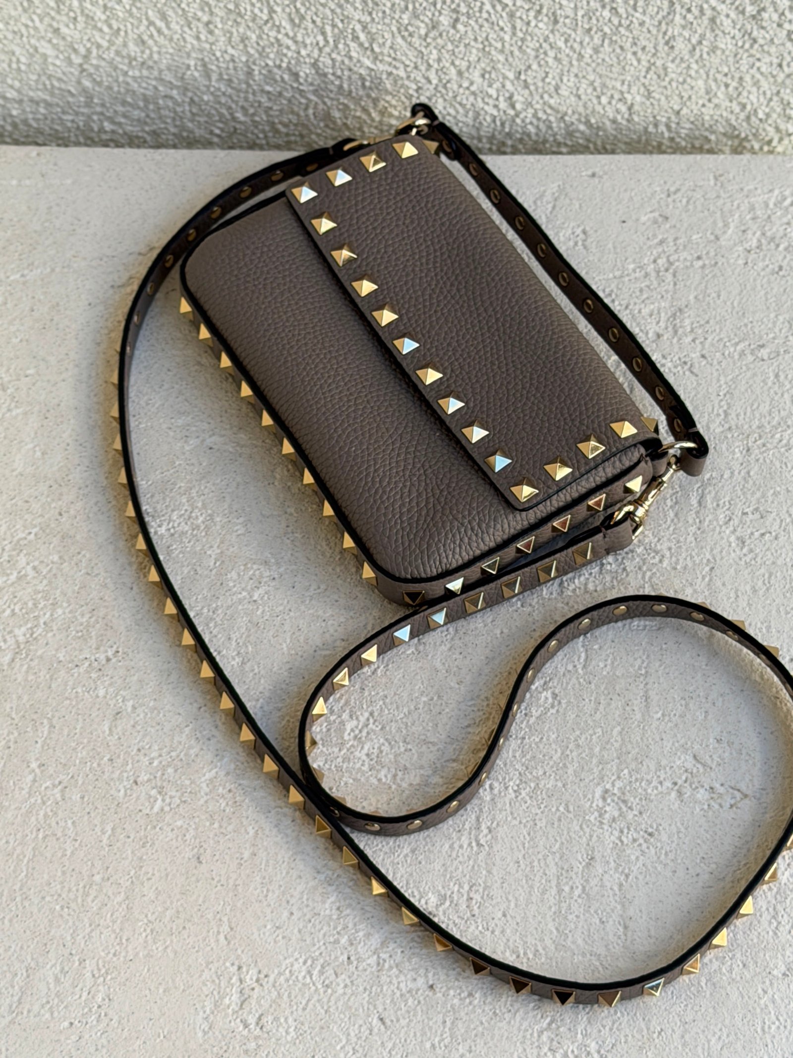Valentino Garavani Kahverengi Rockstud Mini Çanta