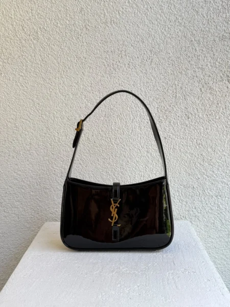 Saint Laurent Black Patent Leather Le 5 à 7 Shoulder Hobo Bag