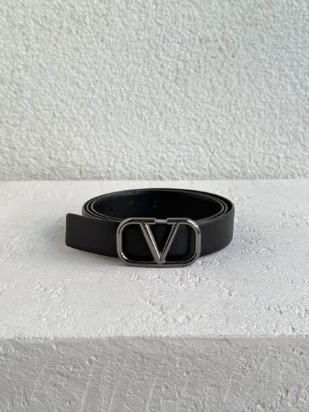 Valentino Garavani VLogo Signature Black Leather Belt
