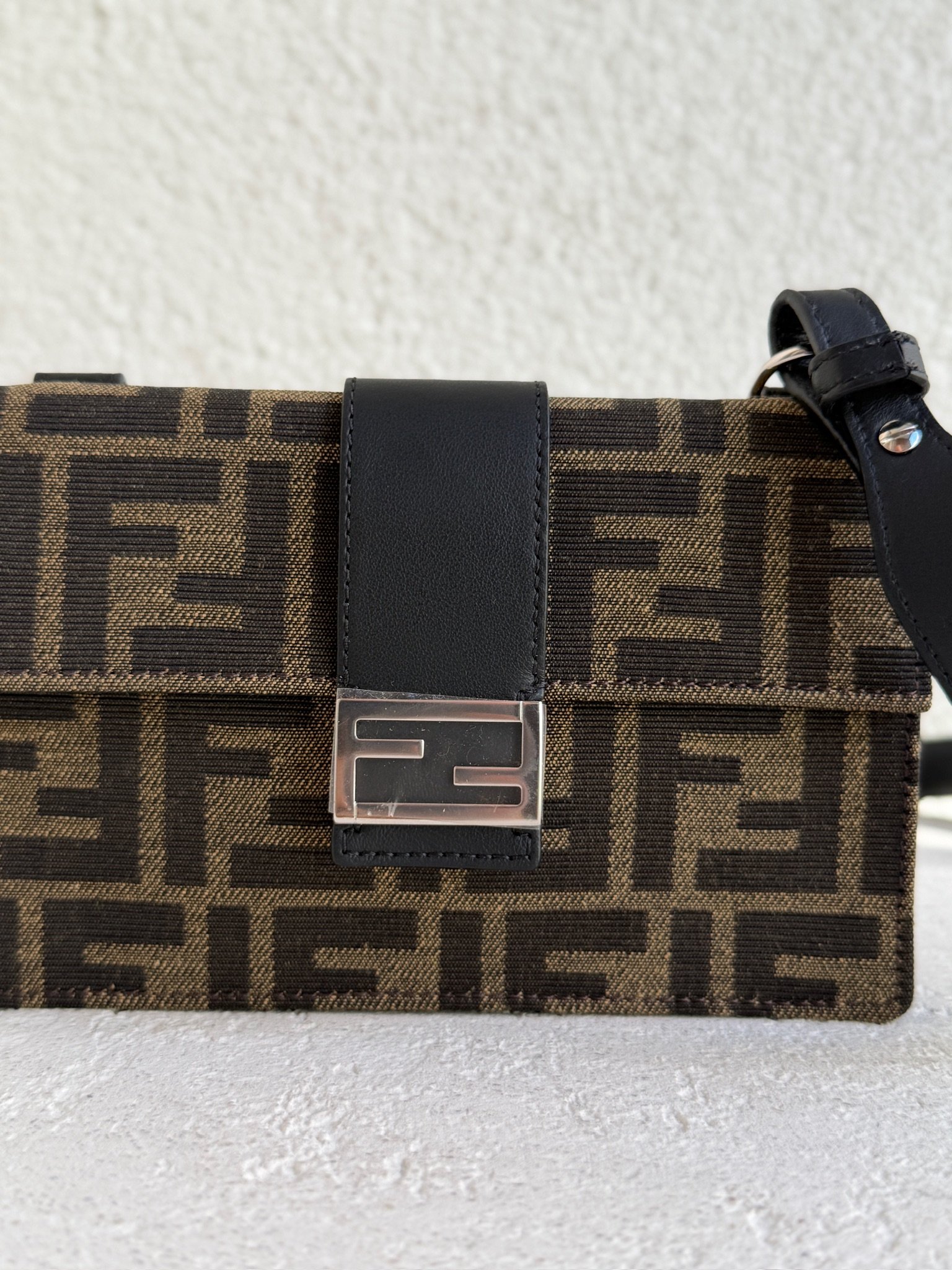 Fendi Baguette FF Jacquard Flat Pouch Bag - Görsel 4