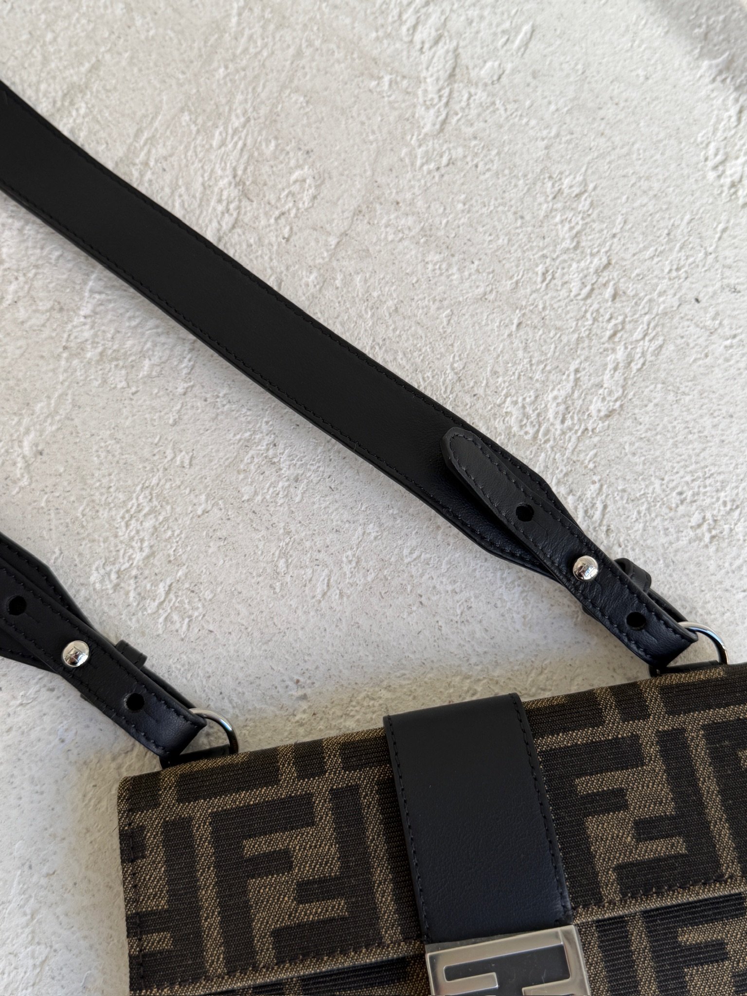 Fendi Baguette FF Jacquard Flat Pouch Bag - Görsel 16
