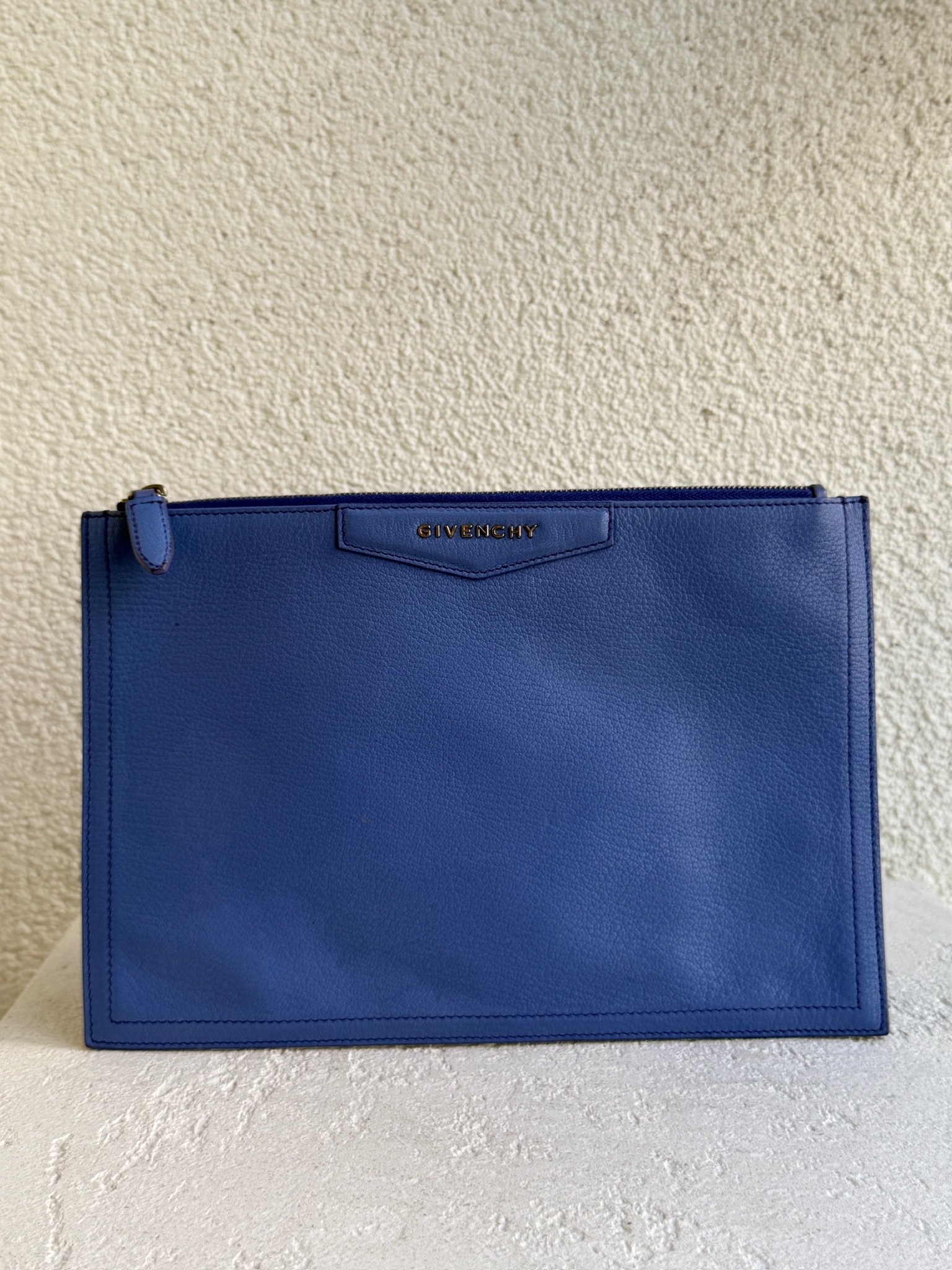 Givenchy Antigona Large Leather Clutch - Image 12