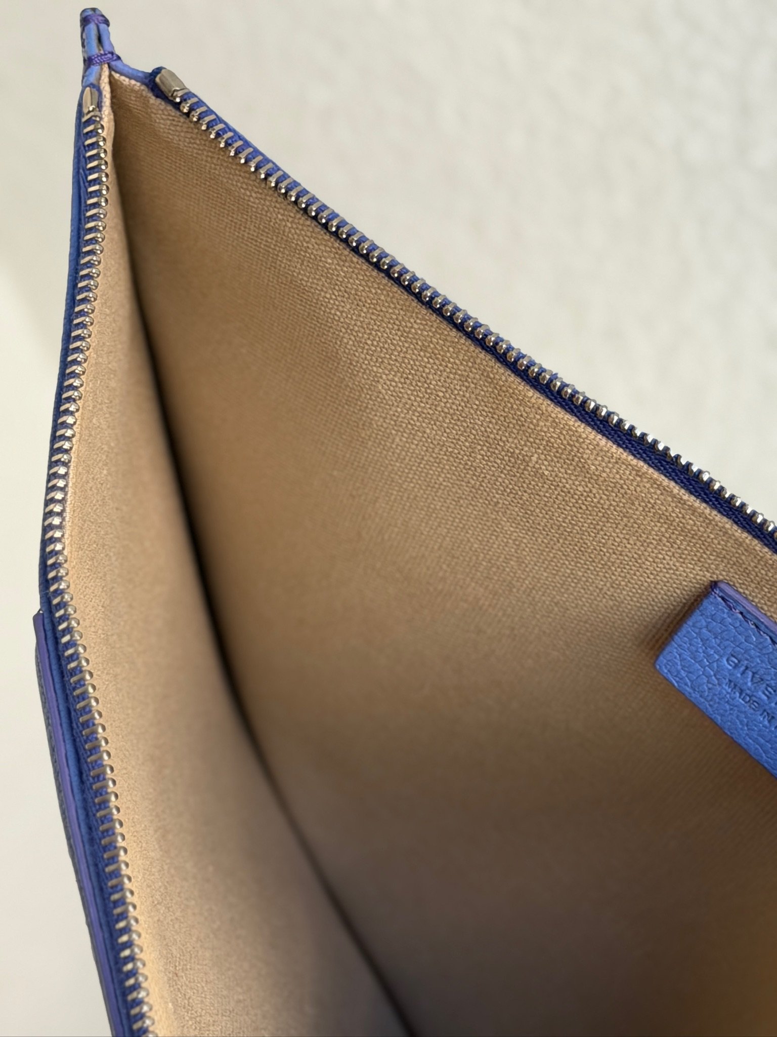 Givenchy Antigona Large Leather Clutch - Image 6