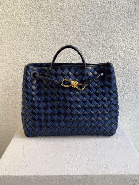 Bottega Veneta Large Andiamo Navy Denim and Leather Tote Çanta