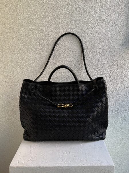 Bottega Veneta Large Andiamo Black Intrecciato Leather Tote Çanta