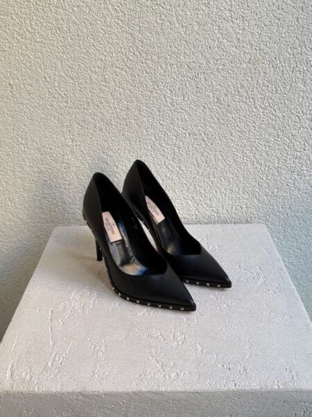 Valentino Garavani Rockstud Black Leather Pumps