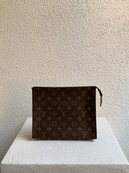 Louis vuitton monogram pochette clutch bag