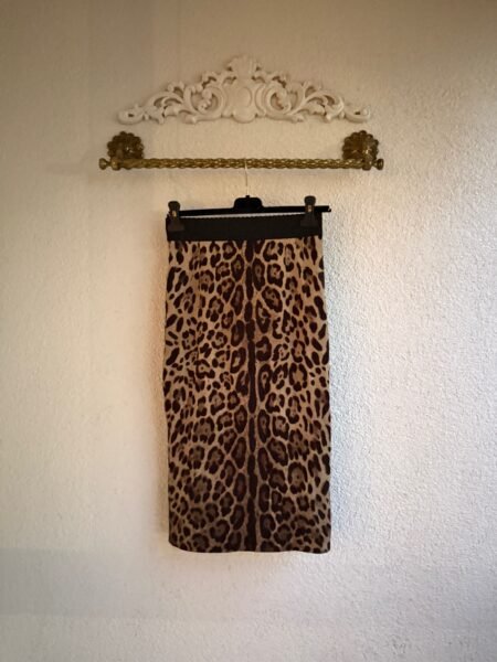 Dolce & Gabbana Leopard Print Pencil Skirt
